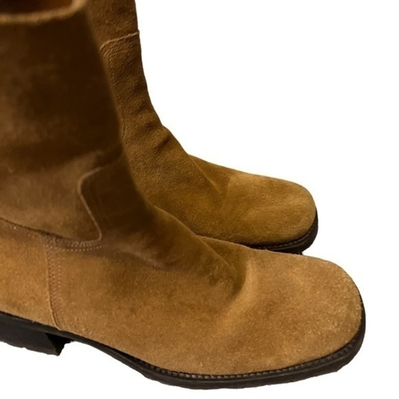 Eddie Bauer suede lug boots in tan - Picture 6 of 16